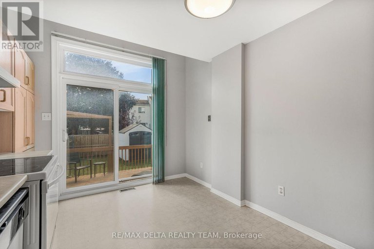 28837602/1969-sunland-drive/fallingbrookgardenway-south/ottawa/ontario/K4A3T1_7
