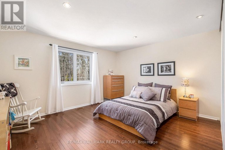 28466129/1340-georges-vanier-drive/cumberland-ridge/ottawa/ontario/K4C1R6_25