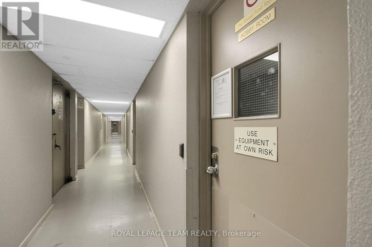 28350117/306-20-chesterton-drive/borden-farmstewart-farmcarleton-heightsparkwood-hills/ottawa/ontario/K2E6Z7_28