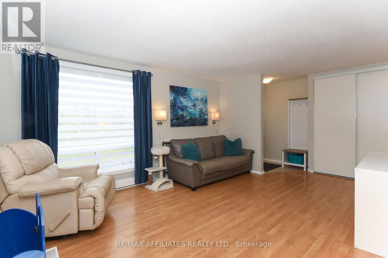 29021969/87a-758-st-andre-drive/hiawatha-parkconvent-glen/ottawa/ontario/K1C4S6_7