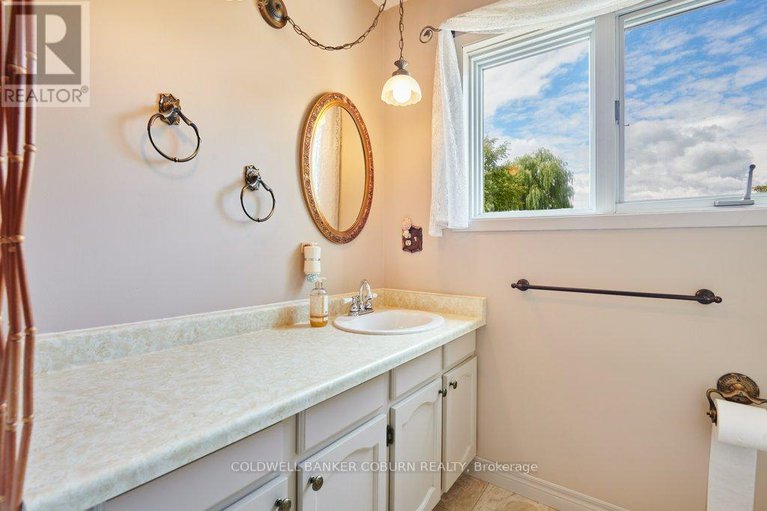 28793518/11152-grisdale-drive/south-dundas-matilda-twp/south-dundas/ontario/K0E1K0_24