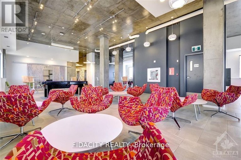 29169739/2911-105-champagne-avenue-s/west-centre-town/ottawa/ontario/K1S4P3_19