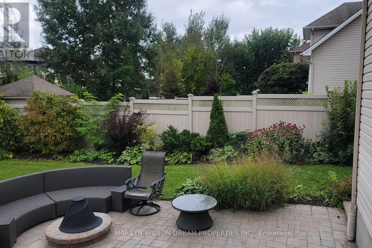 28390178/652-netley-circle/blossom-parkkemp-parkfindlay-creek/ottawa/ontario/K1T0A4_47