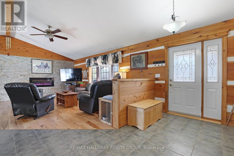 29109824/206-old-pakenham-road/fitzroy/ottawa/ontario/K0A1X0_6