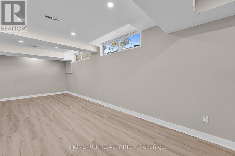 29593960/1259-meadowlands-drive-e/city-viewskylinefisher-heightsparkwood-hills/ottawa/ontario/K2E6K4_42