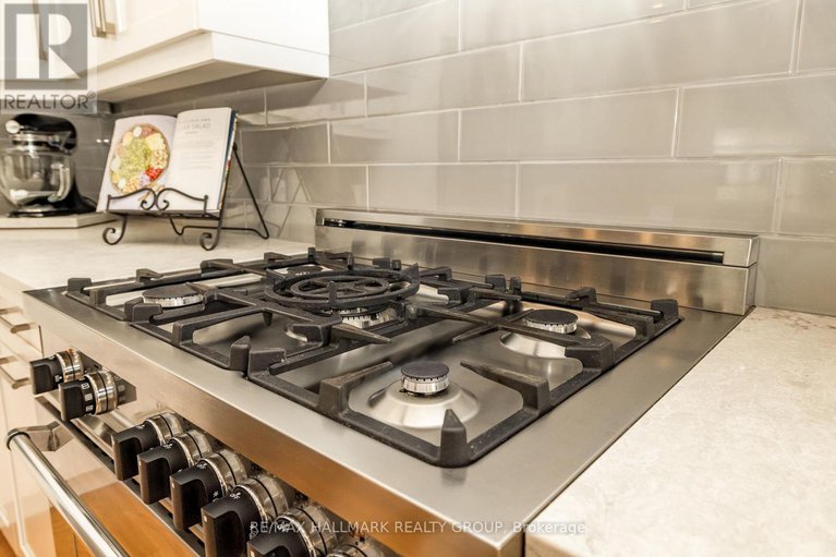 28620825/4-gros-morne-court/bridlewood/ottawa/ontario/K2M2W7_14