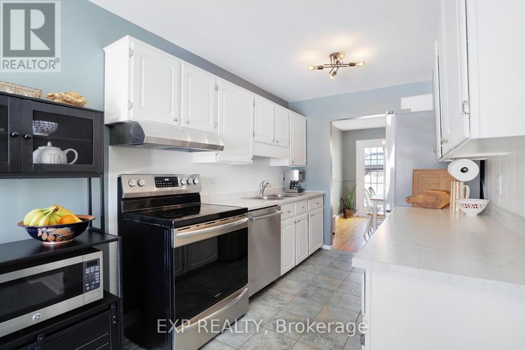 29406077/39-barra-avenue/glencairnhazeldean/ottawa/ontario/K2L2R9_16