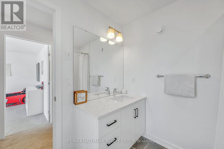 29367765/14-stanhope-court/stonebridge/ottawa/ontario/K2J6S2_29