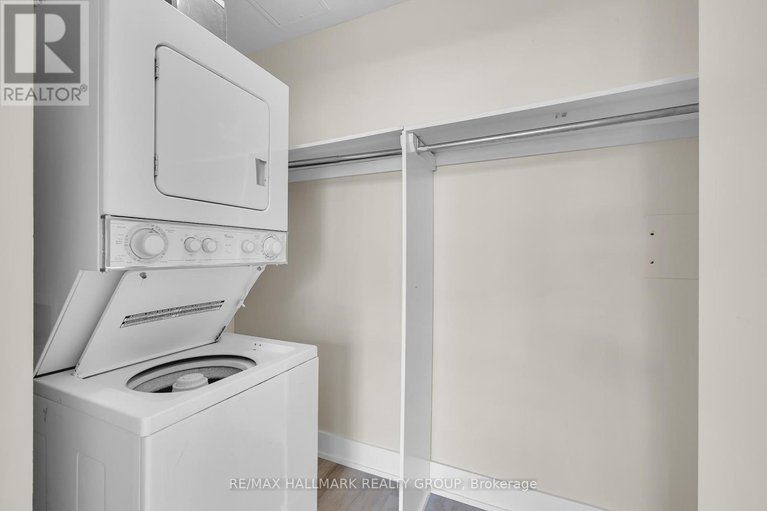 28955597/210-180-york-street/lower-townbyward-market/ottawa/ontario/K1N1J6_13
