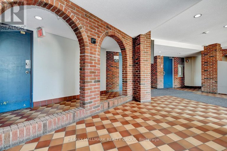 28825537/401c-2041-arrowsmith-drive/beacon-hill-south/ottawa/ontario/K1J7V7_23