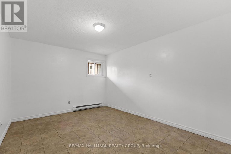 28993816/137-3445-uplands-drive/hunt-club/ottawa/ontario/K1V9N5_21