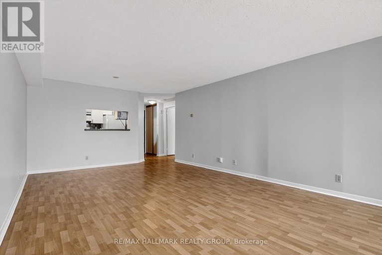 29629891/305-80-sandcastle-drive/leslie-park/ottawa/ontario/K2H9E7_16