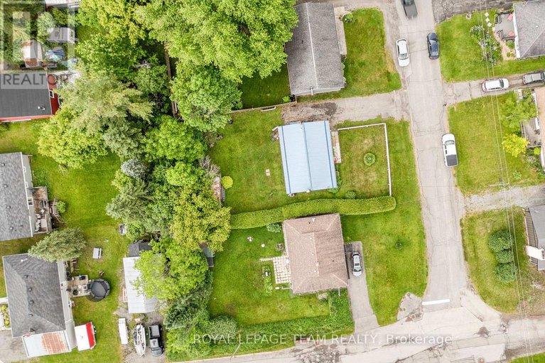 28469840/329-wylie-street/almonte/mississippi-mills/ontario/K0A1A0_6