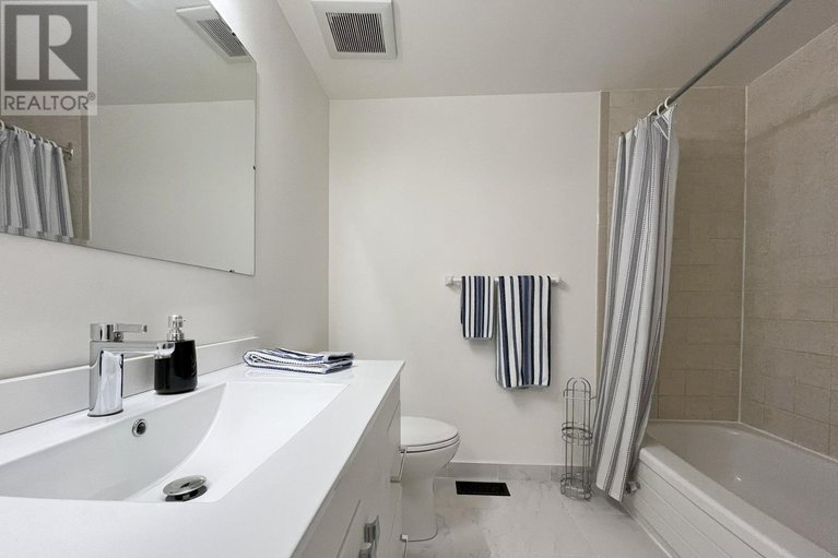 29093842/11-94-esterlawn-private/mckellar-heightsglabar-park/ottawa/ontario/K2A4C1_29