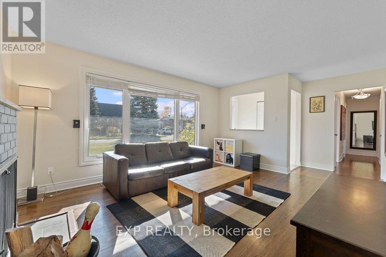 29077566/19-sunnycrest-drive/city-viewskylinefisher-heightsparkwood-hills/ottawa/ontario/K2E5Y3_8