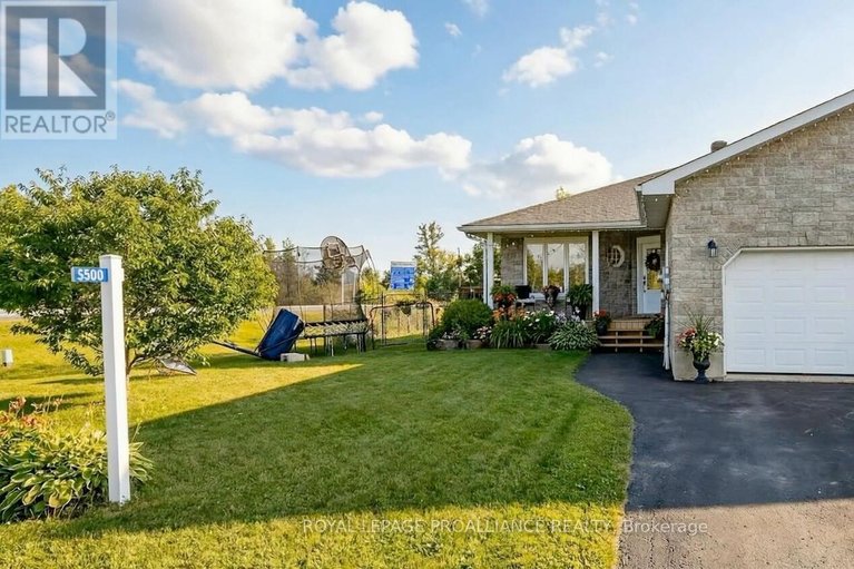 29557467/5500-meadowbrook-drive/iroquois/south-dundas/ontario/K0E1K0_2