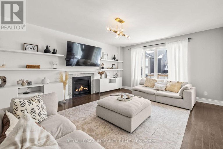 29578407/208-rover-street/emerald-meadowstrailwest/ottawa/ontario/K2V0G2_17