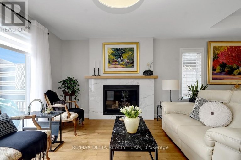 29474094/715-azure-street/village-of-russell/russell/ontario/K4R0E5_20