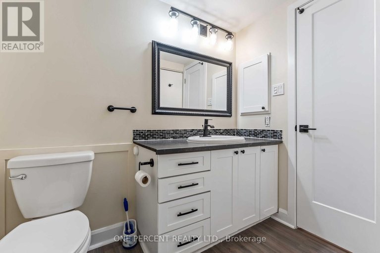 29514988/a-6643-bilberry-drive/convent-glen-north/ottawa/ontario/K1C4N5_23