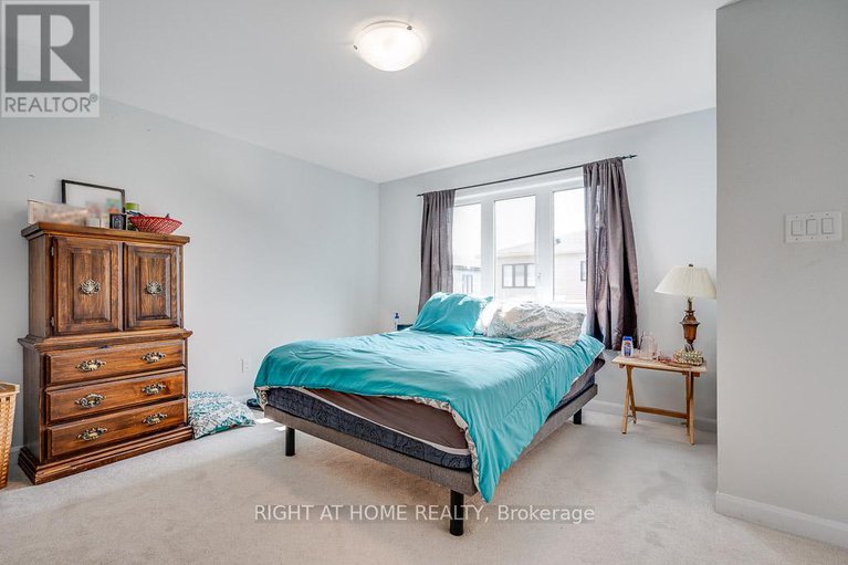 28660132/301-drumlish-lane/half-moon-bay/ottawa/ontario/K2J6Y1_16