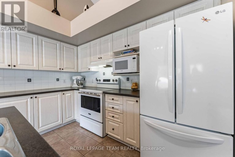 29666144/45-burnstead-crescent/emerald-meadowstrailwest/ottawa/ontario/K2M2T4_12