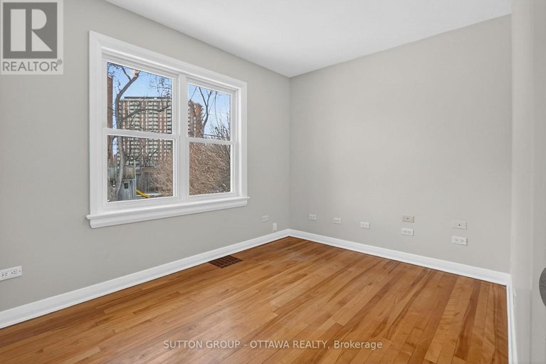 29515189/499-neighbourhood-way/riverview-park/ottawa/ontario/K1G0J3_14