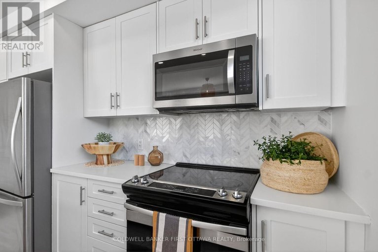 29585557/77-cherry-blossom-private/redwood-park/ottawa/ontario/K2H6Z9_6