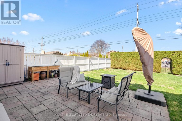 29633987/5520-bridlewood-court/iroquois/south-dundas/ontario/K0E1K0_31