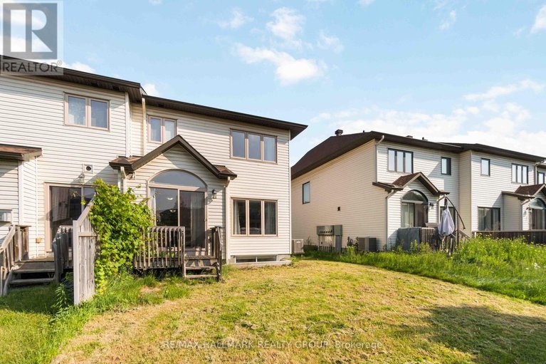 28463809/125-mancini-way/strandherd/ottawa/ontario/K2J5X3_26