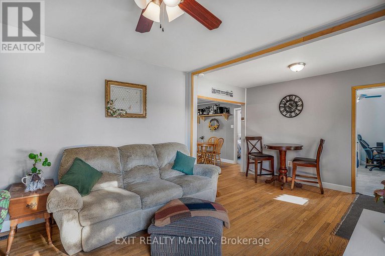 29015888/17-victoria-street-w/alexandria/north-glengarry/ontario/K0C1A0_7