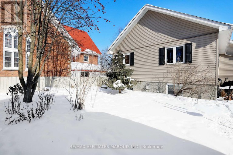 29363009/6-head-street/lancaster/south-glengarry/ontario/K0C1N0_35