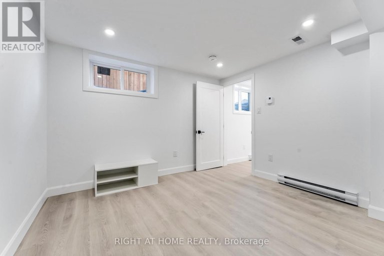 28705637/2700-priscilla-street/britannia/ottawa/ontario/K2B7E2_37