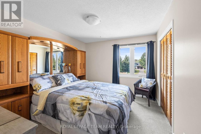 28889906/1640-century-road-e/manotick-south-to-roger-stevens/ottawa/ontario/K0A2E0_30