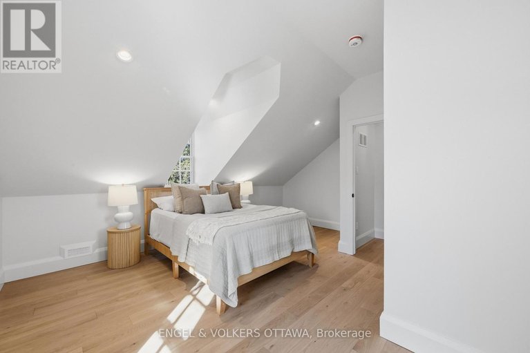 29649228/71-thomas-street/new-edinburgh/ottawa/ontario/K1M1M7_35