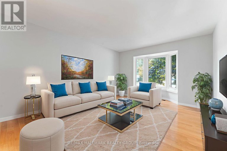 28946187/647-apollo-way/fallingbrookpineridge/ottawa/ontario/K4A1T2_5