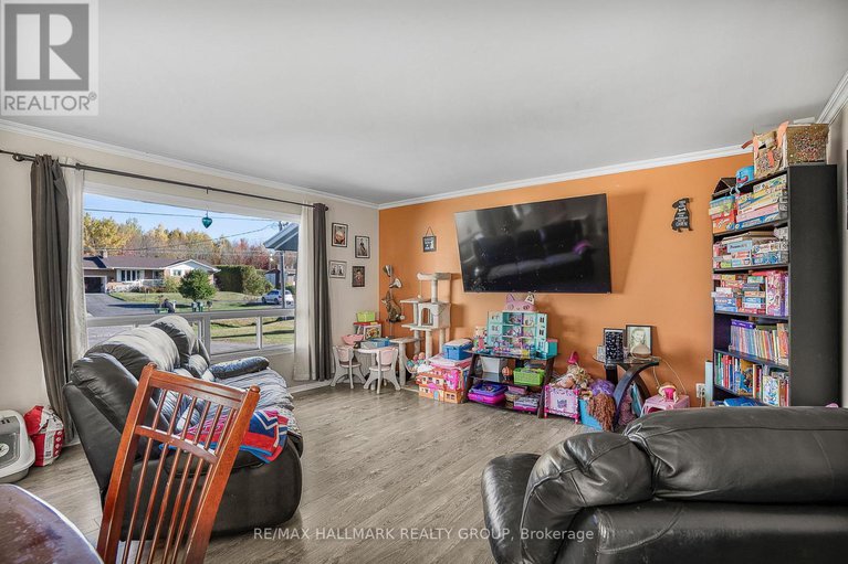 29017569/912-pattee-road-e/champlain-twp/champlain/ontario/K6A2R2_8