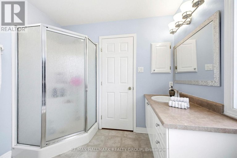 29564605/92a-upney-drive/longfields/ottawa/ontario/K2J5H3_31