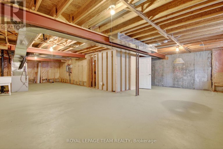 29237185/5553-doctor-leach-drive/manotick-village-manotick-estates/ottawa/ontario/K4M1L6_27