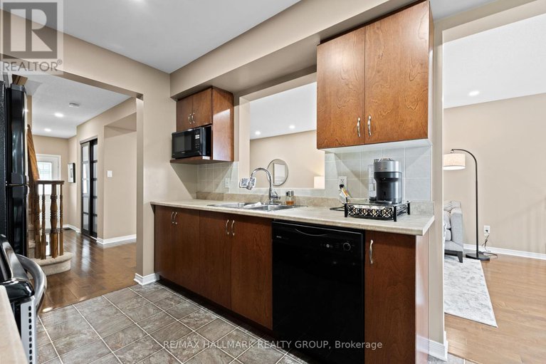 28882636/404-wisteria-crescent/hunt-club/ottawa/ontario/K1V0P1_17