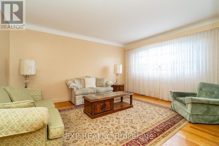 28904328/1008-riddell-avenue-s/mckellar-heightsglabar-park/ottawa/ontario/K2C2J5_3