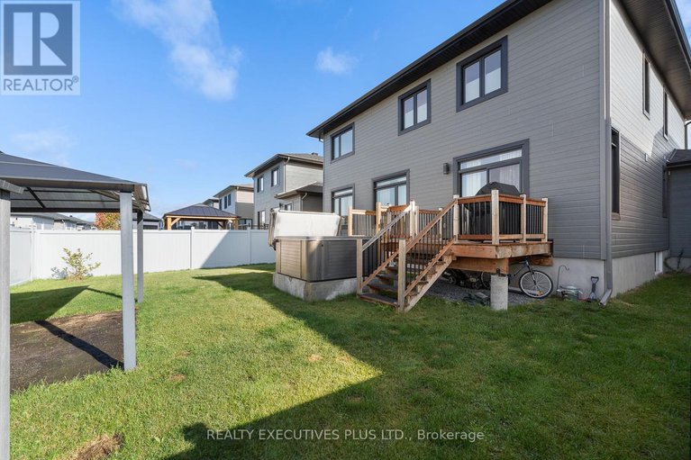 28668937/1299-diamond-street/town-of-rockland/clarence-rockland/ontario/K4K0M5_38