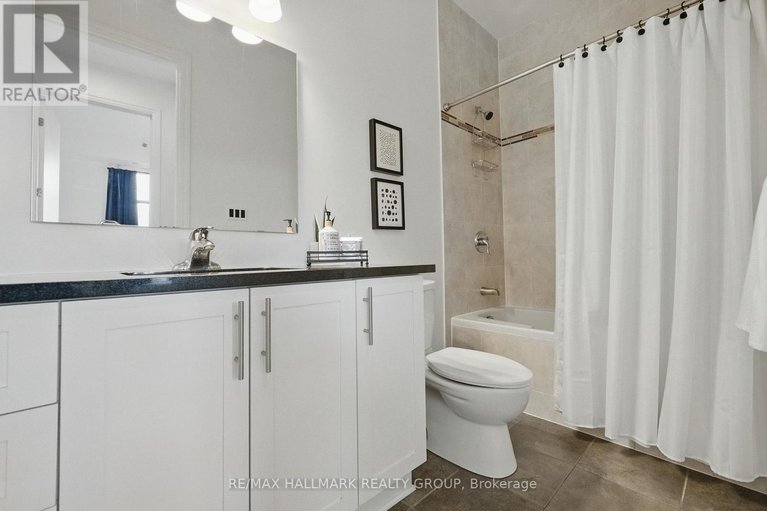 28613045/ph7-808-bronson-avenue/dows-lake/ottawa/ontario/K1S5A4_19