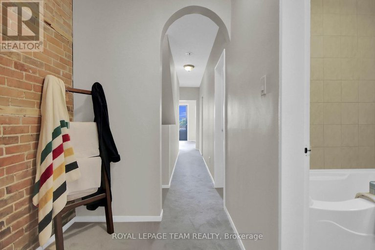 28807289/57-argyle-avenue/ottawa-centregolden-triangle/ottawa/ontario/K2P1B3_22