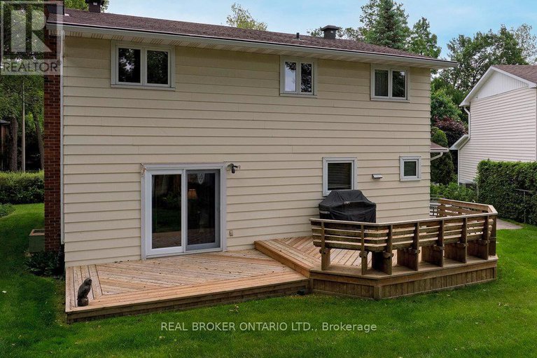 28522793/31-oakhurst-crescent/blackburn-hamlet/ottawa/ontario/K1B4A5_35