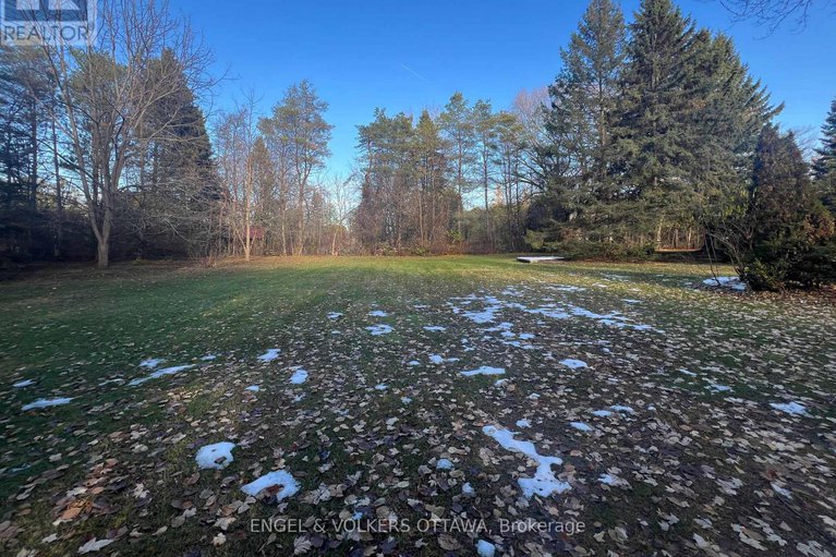 29262482/5361-hilltop-drive/manotick-long-island-nicholls-island/ottawa/ontario/K4M1G4_44