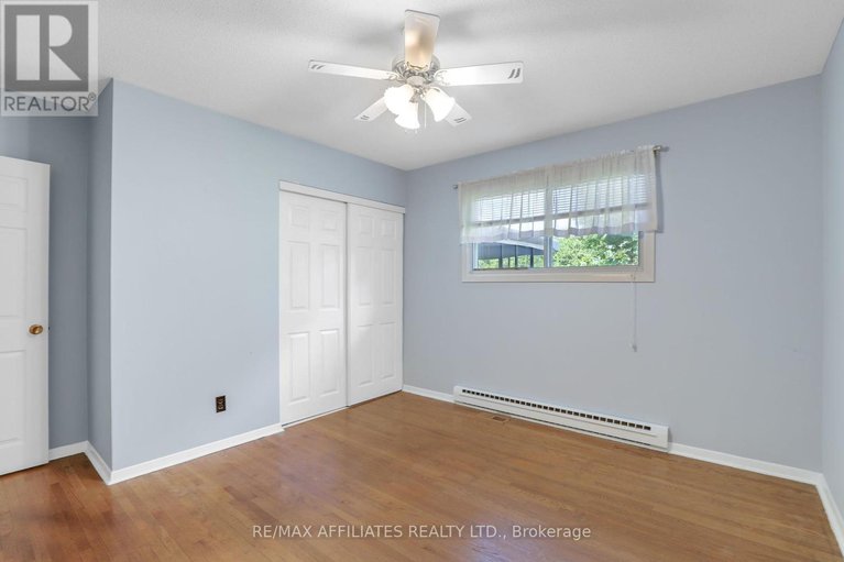 28771604/17-canfield-road/sheahan-estatestrend-village/ottawa/ontario/K2H5S7_22