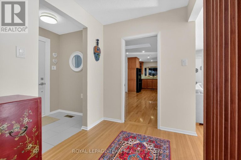 29400979/28-tiffany-crescent/beaverbrook/ottawa/ontario/K2K1W2_6