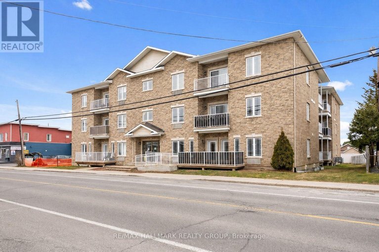 29671641/208-1026-laurier-street/town-of-rockland/clarence-rockland/ontario/K4K1V6_1