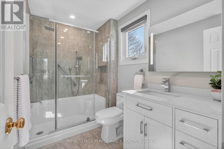 29643949/13-valley-ridge-street/borden-farmstewart-farmcarleton-heightsparkwood-hills/ottawa/ontario/K2E7W1_28