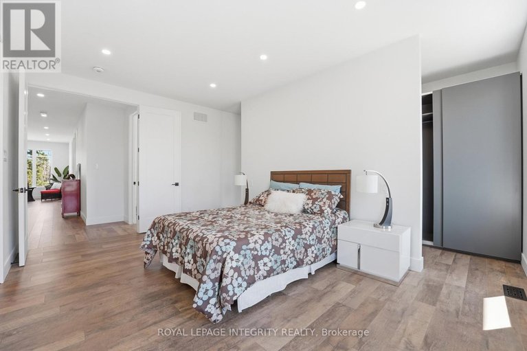 29663854/984-watson-street/fairfield-heights/ottawa/ontario/K2B6C2_25